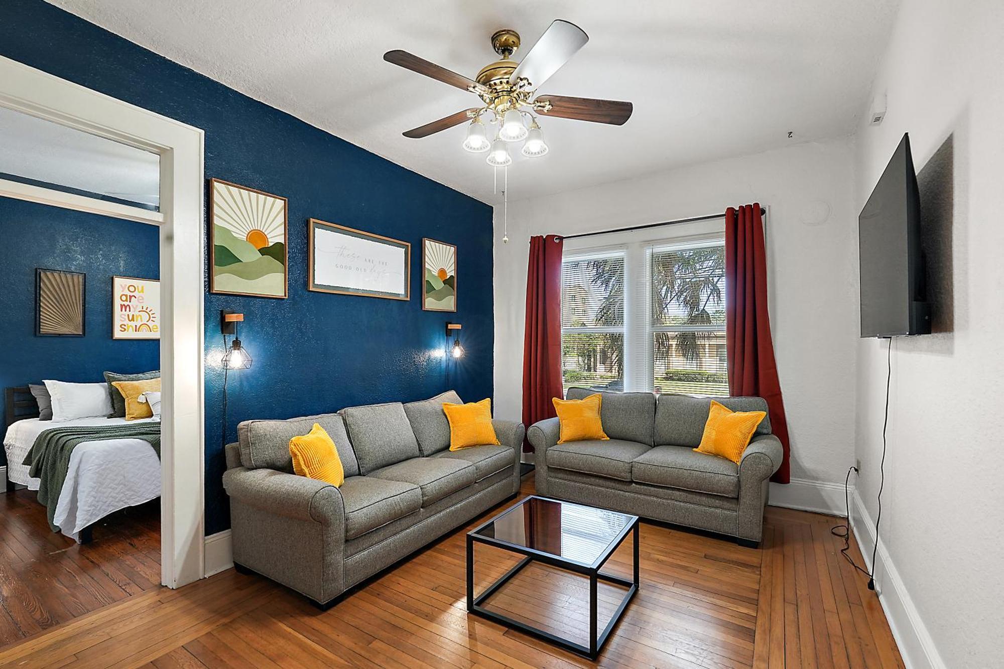 Downtown Den-King Bed~Heart Of Eustis~Queen Sleeper~Upstairs~Bright & Happy מראה חיצוני תמונה